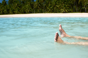 Morar perto do mar melhora saúde mental, diz estudo