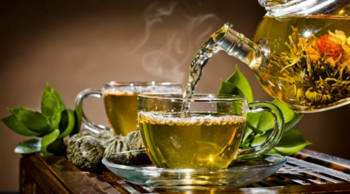 5 diferentes chás que podem melhorar a saúde chás