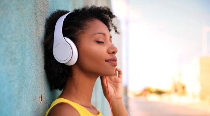 Conheça aplicativos de música gospel e ouça louvores Baixe aplicativos de música gospel e ouça louvores