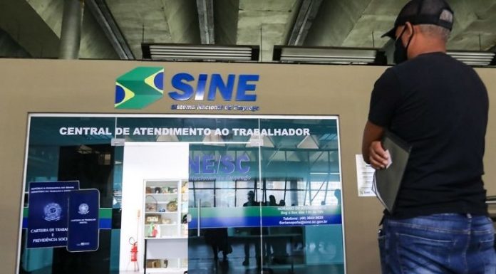 Aprenda como encontrar vagas de trabalho com o app SINE