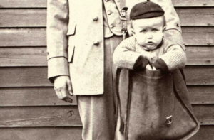 No início dos anos 1900, era possível enviar uma criança nos EUA