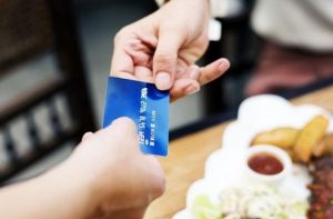 Veja como consultar o vale-refeição online