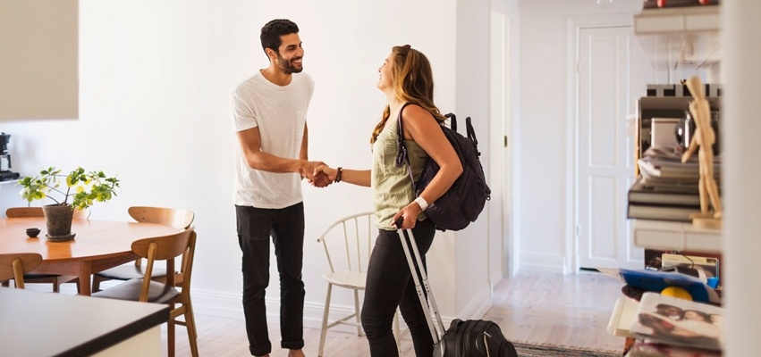 Saiba como ganhar dinheiro alugando quarto na sua casa com Airbnb