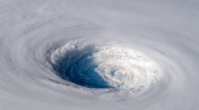 Saiba como são formados os ciclones e os tufões