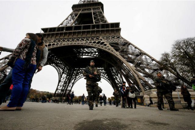 Conheça a história do ponto turístico mais famoso de Paris