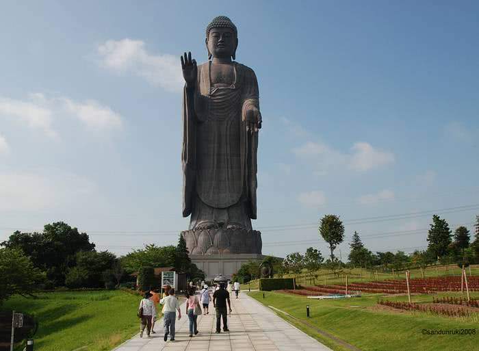Essas são as 10 estátuas mais altas do mundo