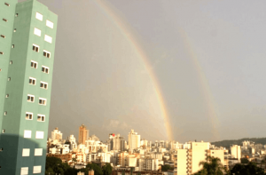 Veja como um arco-íris é criado