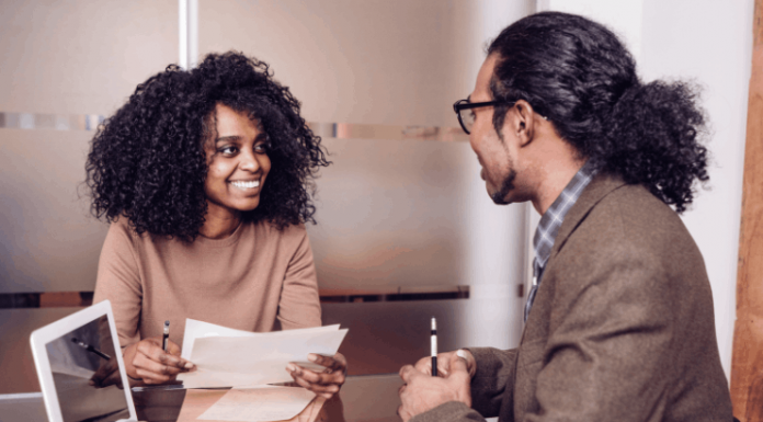 Encontrar vacantes de empleo en Starbucks: Una guía sencilla